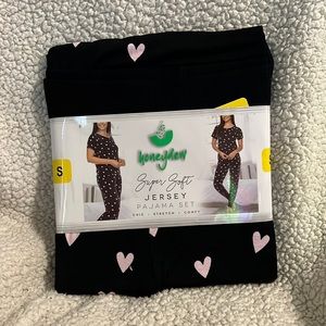 Pajama set Super Soft Size Small with Black Heart design 95% Cotton 5% Spandex